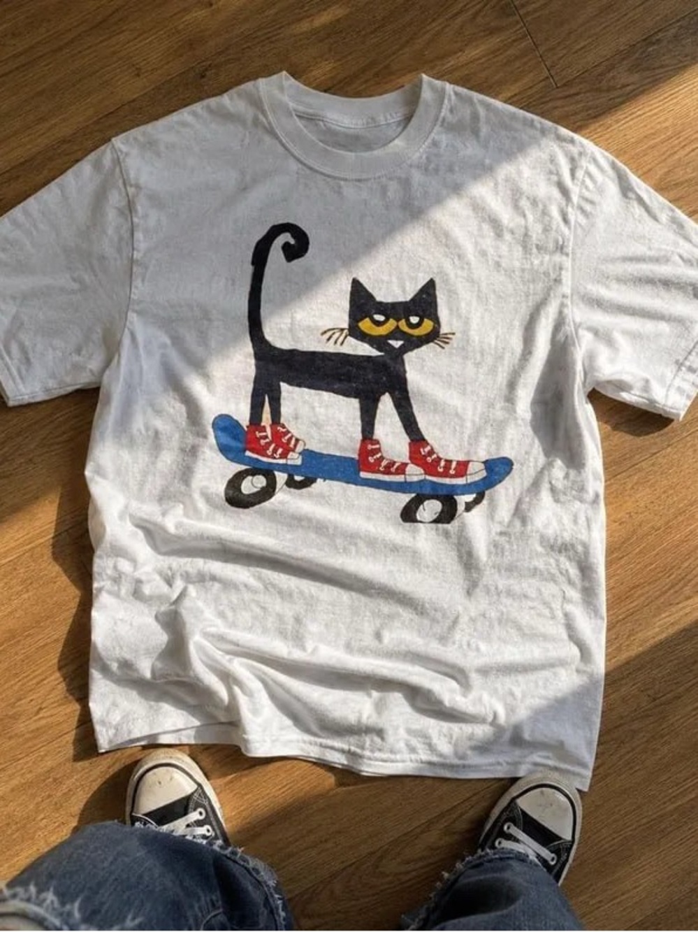 Gildan White Cat on Blue Skateboard Graphic